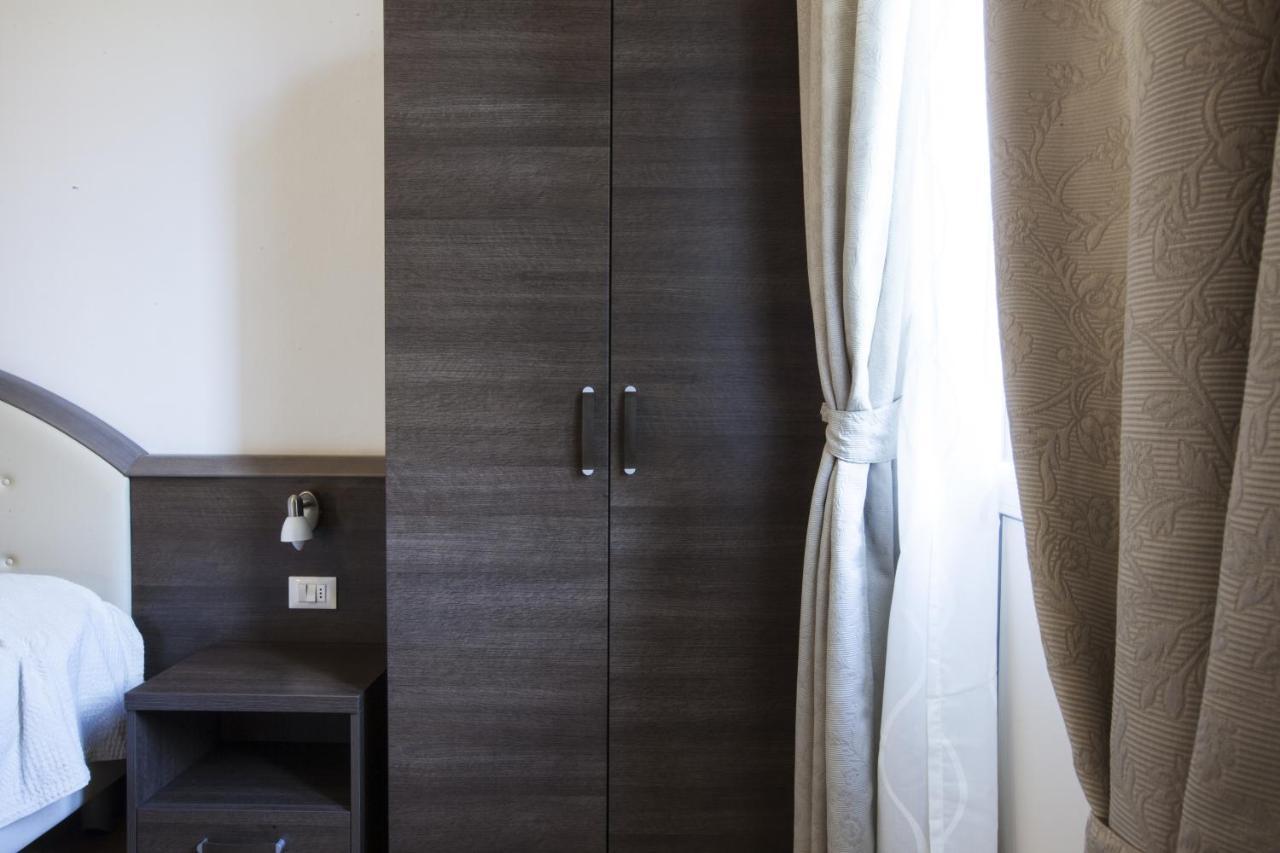 Hotel Amalfi Mailand Zimmer foto