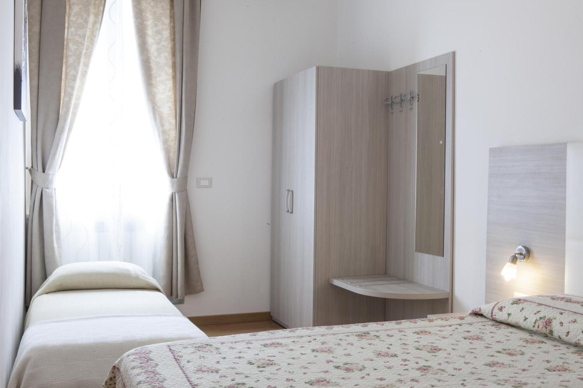 Hotel Amalfi Mailand Zimmer foto